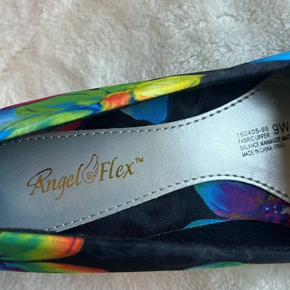 NWOT, 9 wide, Angel Flex Black Floral Closed , Round Toe Pumps Shoes. - Picture 8 of 14